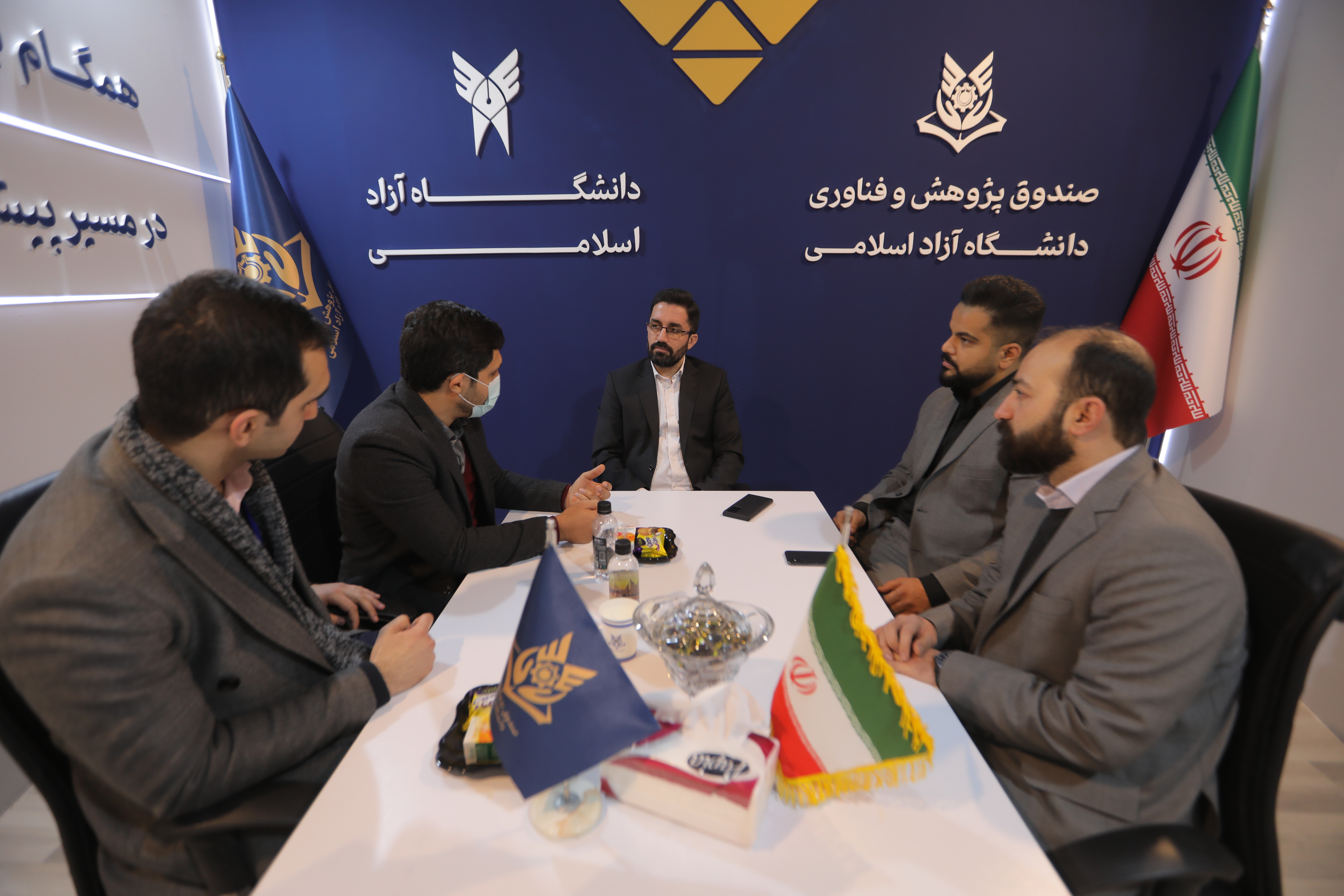 نمایشگاه هفته پژوهش
